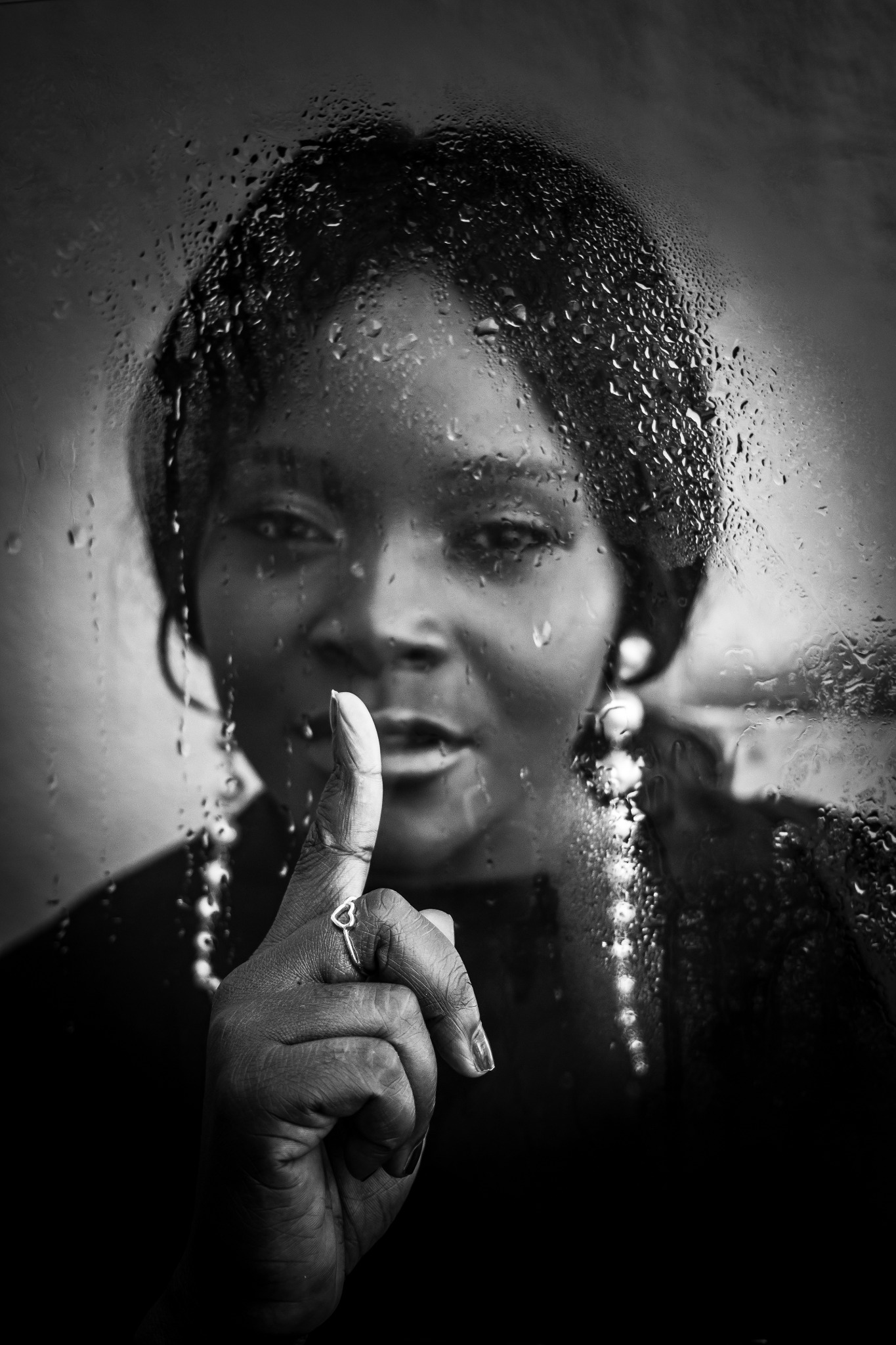 Photographie de l’exposition Derrière la vitre